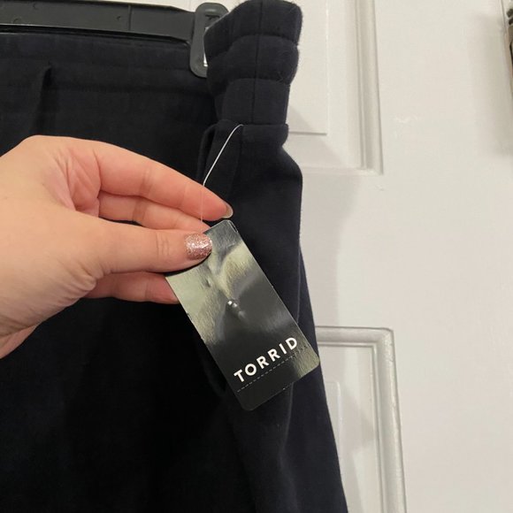 NWT Torrid Everyday Fleece Mid-Rise Sweatpants Tie Dye Orange / Black - Picture 7 of 9